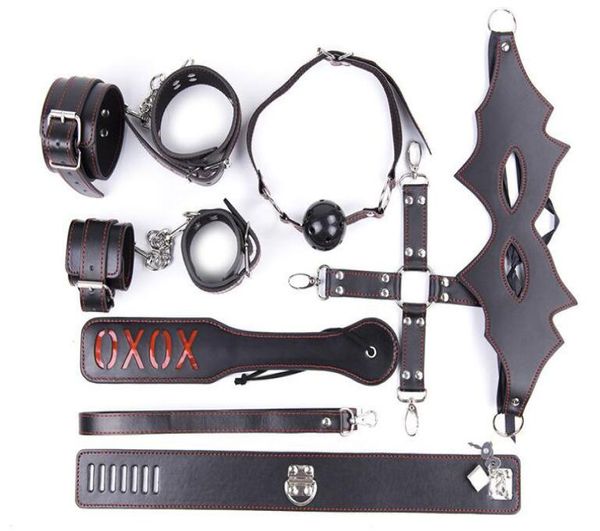 Bondage Set 7 Kit Kelepçe Kelepçeleri Göz Keyfek Kelepleri Ayakkabı Göz Göz Kıyısı Yakası Deri Bat Kırbaç Ağız Top Gag BDSM1429865