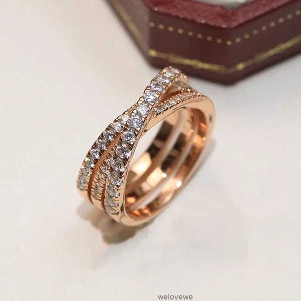 Regalo per feste di gioielli di lusso classici di temperamento da donna con anello a tre anelli incrociati a doppio strato in oro rosa di marca di moda