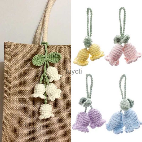 Altre arti e mestieri Fiore fatto a mano lavorato a maglia Portachiavi Portachiavi Donna All'uncinetto Fiore di lana Foglia Borsa Pendenti Portachiavi auto Borsa fresca Charms Regali YQ240111