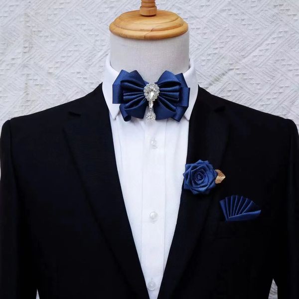 Gravata borboleta broche conjunto para ternos de negócios masculinos acessórios colar flores strass casamento dos homens bowtie pinos toalha de bolso 3 peças 240111