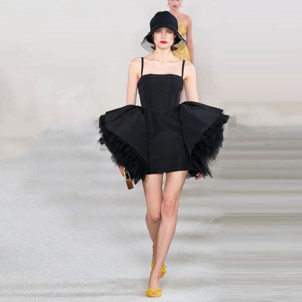 Lässige Kleider Trendy Black Sheat Kurze Frauen Maxi mit beiden Seiten Tüll High Street Sexy Mini Weibliche Party zum Geburtstag
