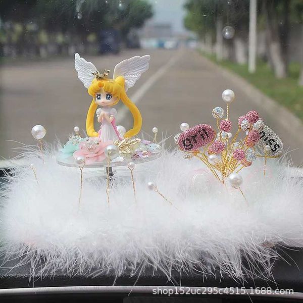 Decoração do carro anime marinheiro lua linda menina figuras de ação energia solar rotação fragrância pingente automático interior painel ornamento