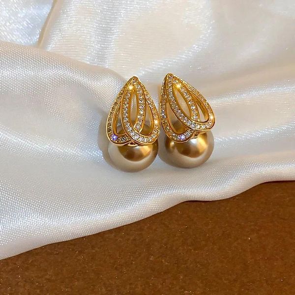 Orecchini a bottone Elegante perla di zircone a forma di cuore avvolta per le donne Gioielli coreani di lusso leggeri per feste