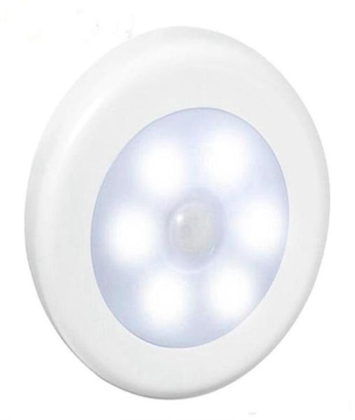 Luce con sensore di movimento Luce notturna a LED alimentata a batteria Luci per gradini Luce per armadio per scale Illuminazione sotto il mobile Attaccare ovunque Lampada5617438