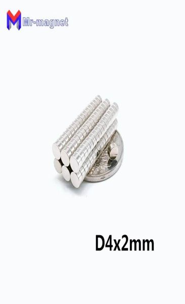 Imanes 100 Stück 4 x 2 Neodym-Permanentmagnet N35 NDFEB Superstarker, leistungsstarker kleiner runder Magnetscheibenmagnet 4 mm x 2 mm3361124