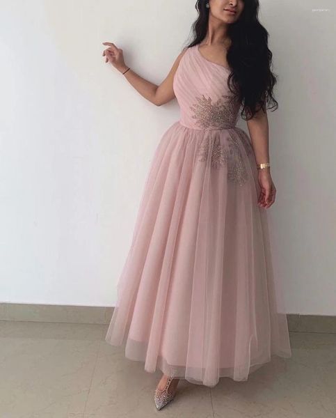 Abiti da festa Dubai Le donne indossano una spalla Prom Abito con perline e cerniera sul retro Abito da principessa in tulle per occasioni formali