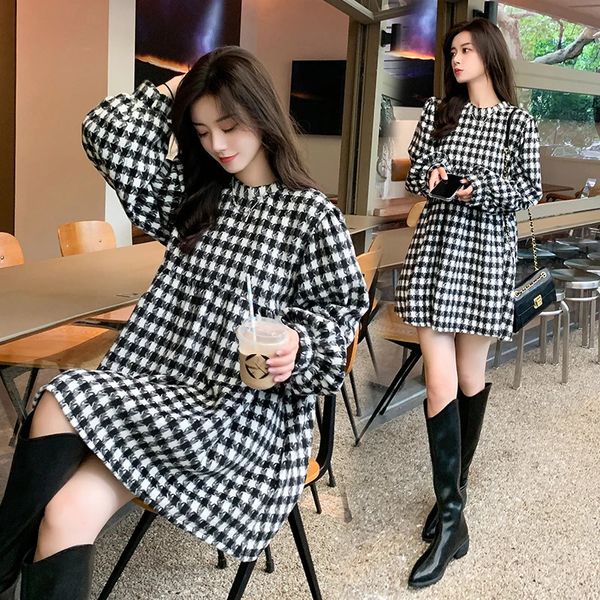 Plaid Woolen Mutterschaft Bluse Kleid Herbst Winter Elegante A-Linie Lose Mini Kleidung für Schwangere Frauen Schwangerschaft Casual Tops 240111