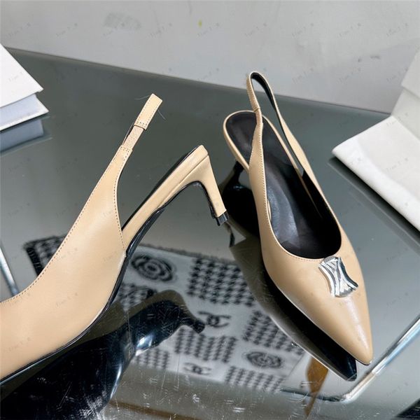 Nuovo arrivo Sandali in vera pelle di alta qualità Moda Donna Décolleté tacco gattino Scarpe da festa Scarpe eleganti Slingback Designer di marca Fibbia in metallo Punta a punta