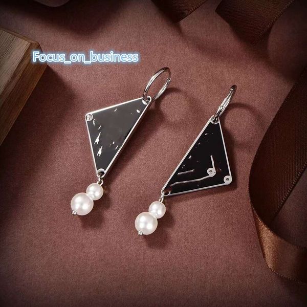 Orecchini pendenti alla moda P Designer Triangolo a olio nero Doppio due orecchini con ciondolo perla per gioielli da donna con scatola