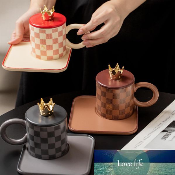 Качественная модная стильная креативная керамическая чашка с шахматной доской, тарелка с крышкой, ложка, большая кружка с круглой ручкой, офисная кофейная чашка, домашняя чашка для питья
