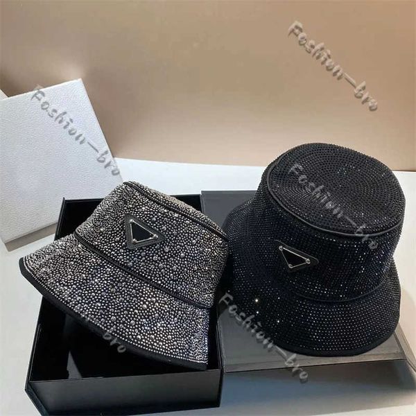 Pra Da Designer Cappello da pescatore da donna Triangolo invertito Cappello da pescatore con strass Tessuto acido acetico Coppia cappelli aderenti Chapeau di lusso Beanie invernale M-5 IEW5