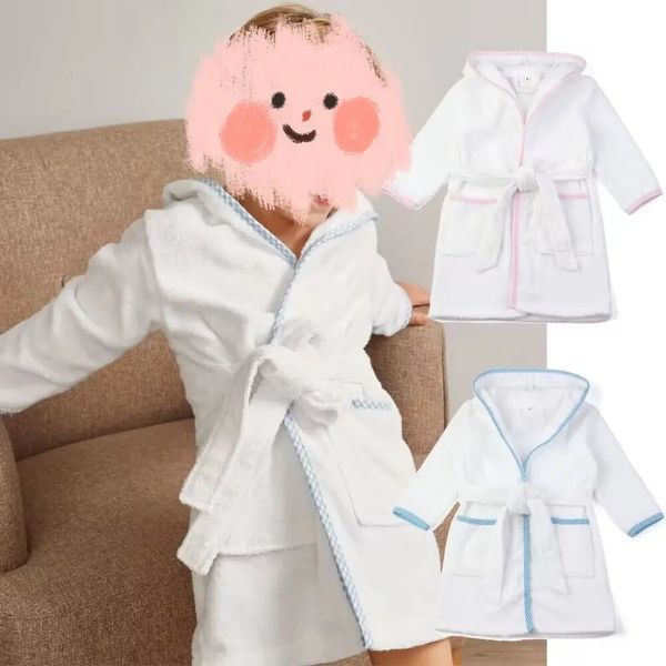 Design Vestiti per bambini Bambini Accappatoio per fratelli coordinati Spugna Asciugamano da bagno Bambini Camicia da notte con cappuccio Abbigliamento Ragazzi Ragazze Accappatoio 240111