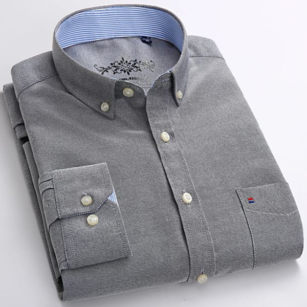 Moda masculina manga longa sólida camisa oxford único remendo bolso design simples casual padrão-ajuste camisas de colarinho 240112