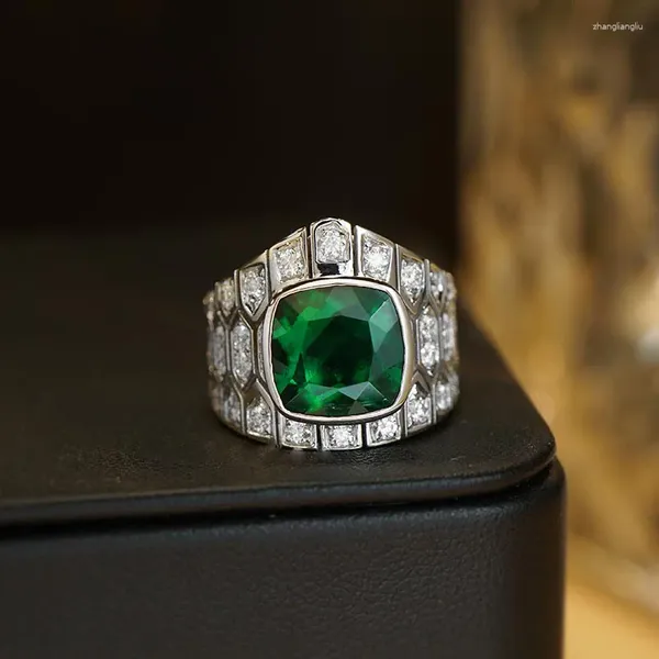 Anelli a grappolo in argento 925 pieno di lucentezza abbagliante zircone smeraldo modello serpente design anello per dito per le donne gioielli di lusso per banchetti da ballo