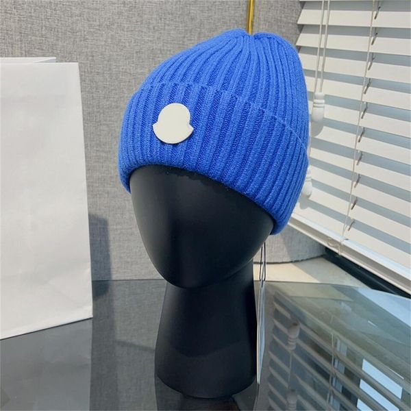 Designer 2024 novo chapéu de inverno gorro de lã de malha chapéu mulheres faux fur pom beanies chapéus versátil presente de natal equipado carta ao ar livre esqui lazer tempo chapéus