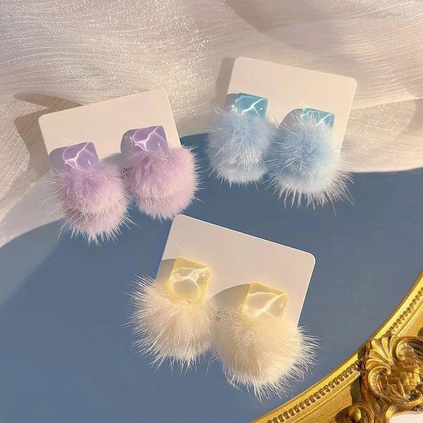 Orecchini a bottone Autunno Inverno Palla di capelli dolce colorata per donne Ragazze Moda Delicati gioielli geometrici in resina peluche
