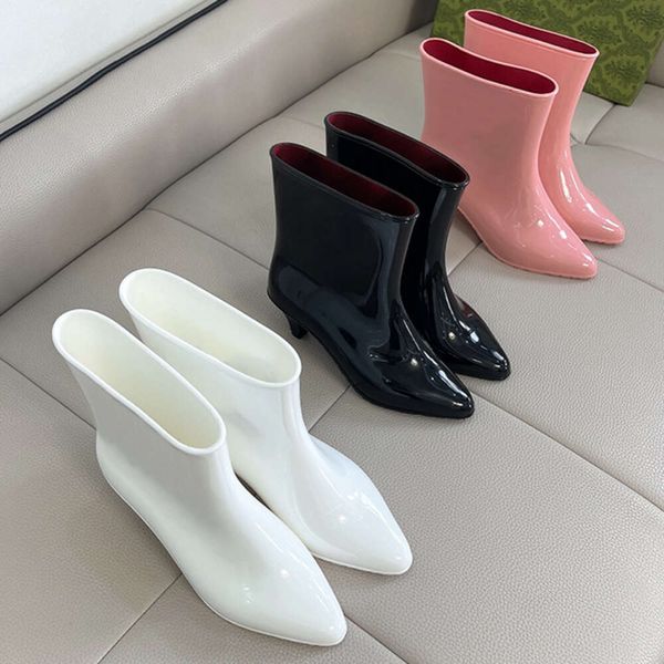 Tasarımcı ayak bileği botları kadın kauçuk yağmur ayakkabıları siyah pembe beyaz yarım bot klasik su geçirmez üst kutu 510