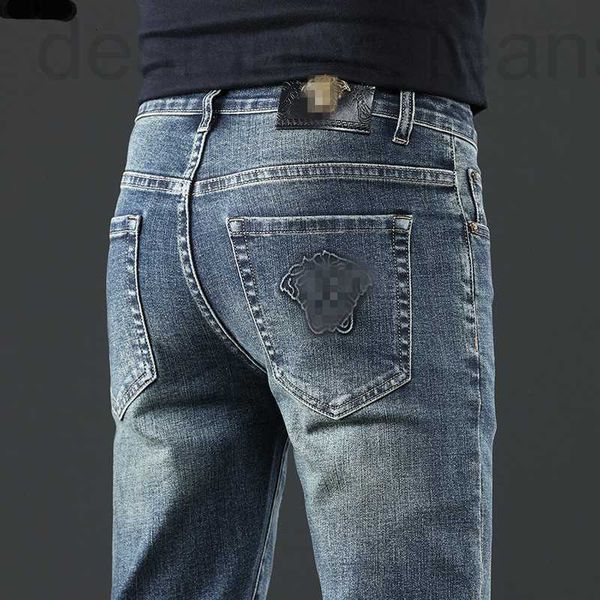 Jeans da uomo firmati Designer Uomo Pantaloni larghi Jean Vers Business Casual Lunghi Medusa Bottoni placcati oro Pantaloni sportivi da uomo larghi Xw1 98IK