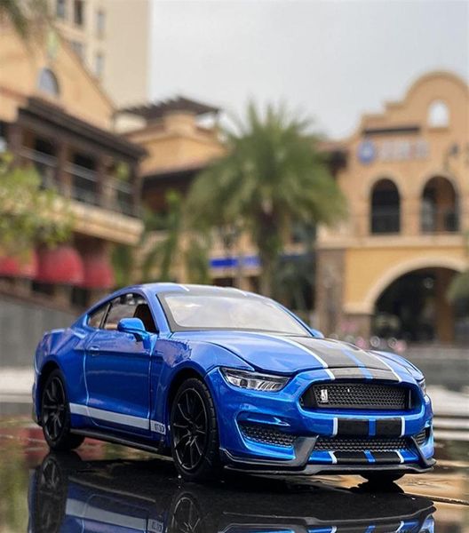 132 Высокая имитация суперкара Ford Mustang Shelby GT350 Модель автомобиля из сплава с отступом назад Детская игрушечная машинка 4 с открытой дверью Детские подарки GT500232A7011559