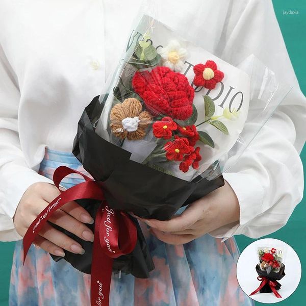 Fiori decorativi Finiti bouquet artificiale lavorato a maglia Laurea Rose Matrimonio Decorazione domestica Regali di San Valentino Flores