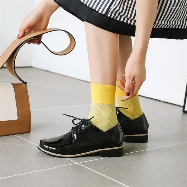 Sapatos de vestido Ymechic 2024 outono patente couro artificial lace up chunky mulheres saltos preto japonês faculdade senhoras bombas de salto baixo