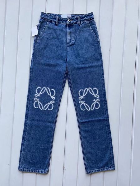 2024 Jeans da uomo Designer Pantaloni Gambe Forchetta aperta Capris stretti Ricamo Pantaloni in denim Pantaloni dimagranti caldi Marchio di moda Abbigliamento Jeans firmati loewe Jeans