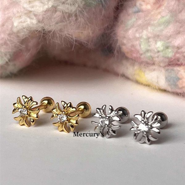 Brincos de designer para mulheres CH Chromes Cross Jewerlry incrustado diamante orelha osso prego parafuso super brilhante coclear requintado simples brinco coração anel menina eardrop CIXE