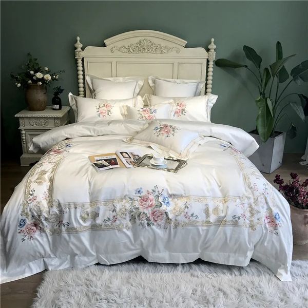 Bianco Blu Rosa Fiori di lusso Ricamo Set biancheria da letto in cotone egiziano 100S Copripiumino Lenzuolo Federe in lino 240112