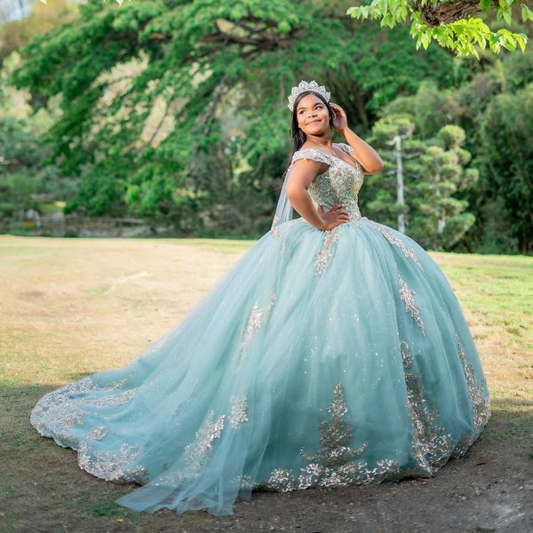 Aquablaue Prinzessin Quinceanera Kleider Goldapplikation Spitze Tull mit Umhang Ballkleid Süßes 15 16 Kleid Vestidos de 15 Jahre Festzug