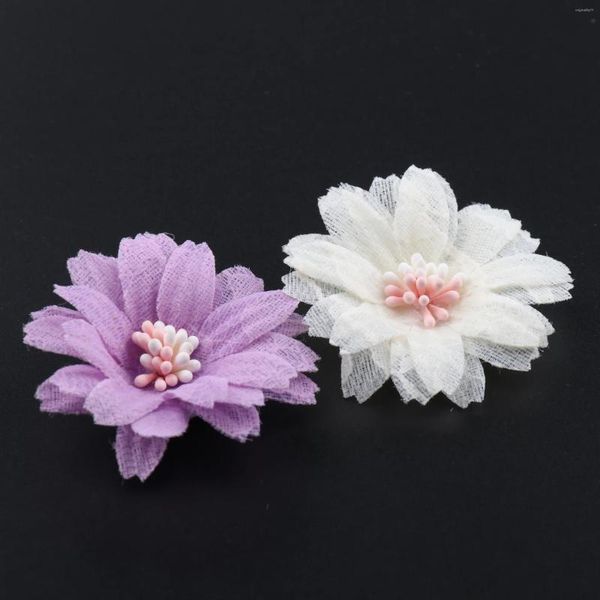 Accessori per capelli 50pcs/lotto 5 cm Fiore di stoffa in pizzo carino per invito di nozze decorazioni per feste artificiali Fiori artificiali BAMBINI BASCHI