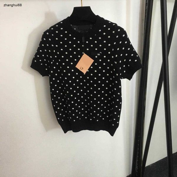 Marca feminina t camisa luxuosa moda comprimento total polka dot manga curta tricô de alta qualidade senhoras vestuário superior 13 de janeiro