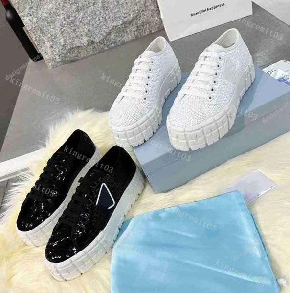 Tasarımcı Spor Ayakkabı Dupe AAAAA Terlik Naylon Sıradan Ayakkabı Tekerlek Platform Sneaker Edition Beyaz Trefoil Deri Yamalar Dayremit 336