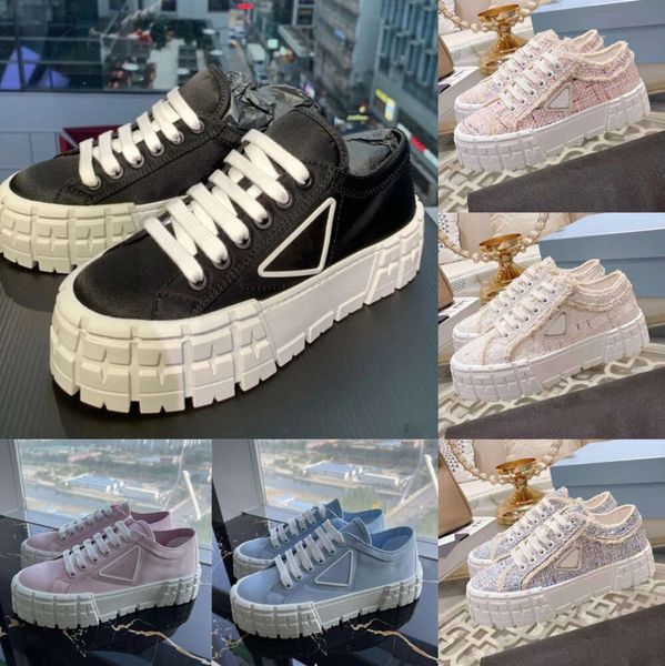 Scarpe casual firmate Sneakers in gabardine di nylon con doppia ruota Mocassini stringati da donna Sneaker con plateau in tela maggese