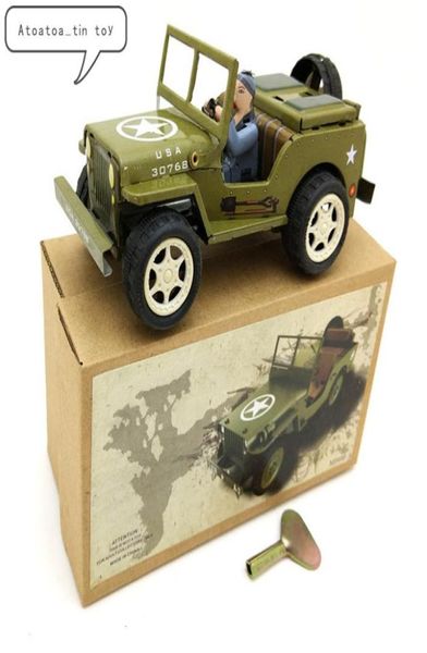 Classic Car Tin Wind Up Clockwork Toys SUV Car Windup Tin Toy per bambini Adulti Collezione educativa Regali SH1909135804433