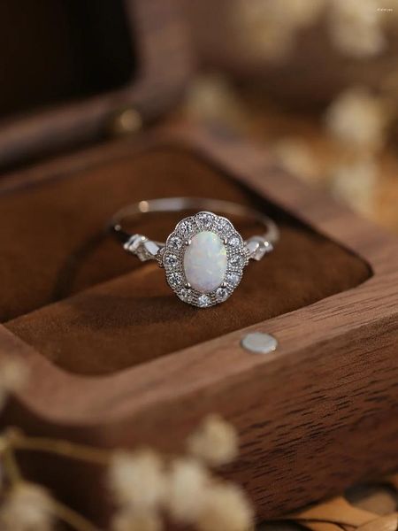 Cluster-Ringe: Reiner 925er-Silber-Damenring „Shining Egg“, eingelegt mit Zirkon und Opal, luxuriöser, eleganter Stil für Hochzeit oder Verlobung