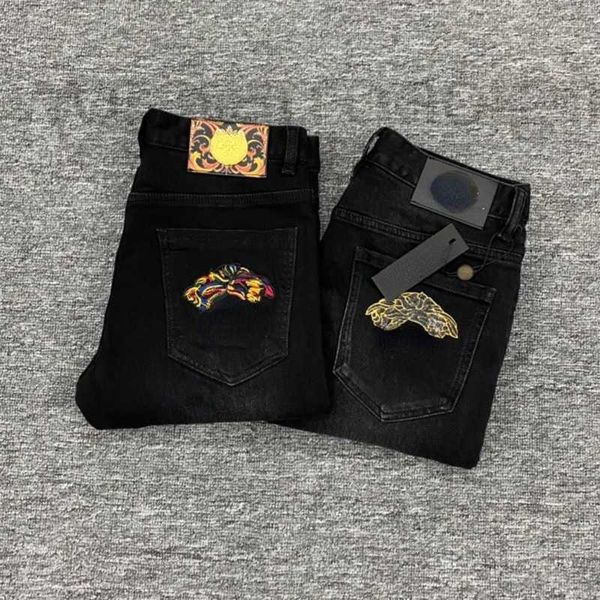 Jeans Designer bestickt Herren Frühling Sommer enge Denim-Hosen Hose Reißverschluss Zugangskontrolle Jean Mild Water Wash Lässige Bleistift-Designer-Jeans für Männer