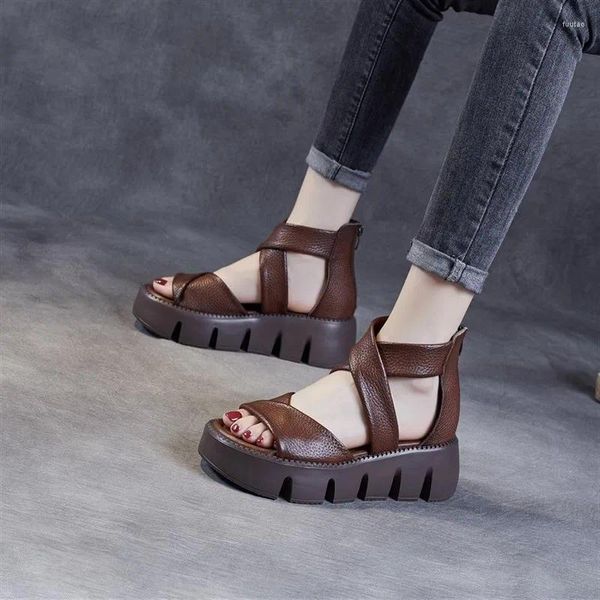 Sandalet Ayakkabıları Kadınlar İçin 2024 Retro Yaz Çapraz Geri Dönen Kama Platformu Gladyatör Serin Çotlar