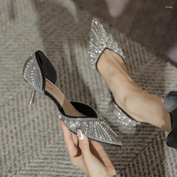 Sandálias 2024 Mulheres Casamento Sapatos De Noiva Cristal Elegante Dedo Apontado Salto Médio Sexy Party Bombas Mulheres