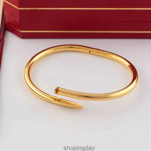 2024 Bracciale per unghie di design Bracciale in oro con diamanti Gioielli per donna Uomo Bracciale Tutti i diamanti Gioielli in acciaio inossidabile Non allergico Unghie a colori veloci rBracelets