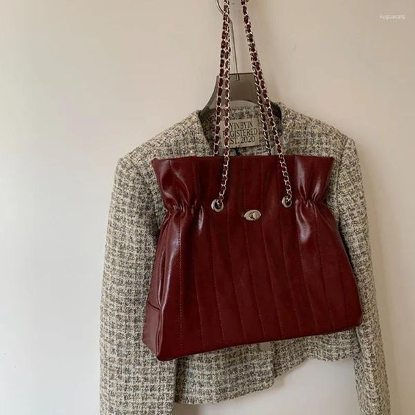 Sacos da noite MBTI Vintage Red Tote Bag Elegante Correntes Cor Sólida Grande Capacidade De Couro Ombro Casual Luxo Moda Coreana