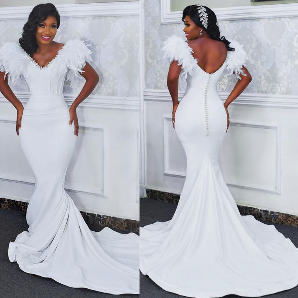 Vestido de casamento sereia de luxo com penas para noiva com decote em v pérolas cetim estilo simples vestidos de casamento para casamento para mulheres negras da Nigéria NW018