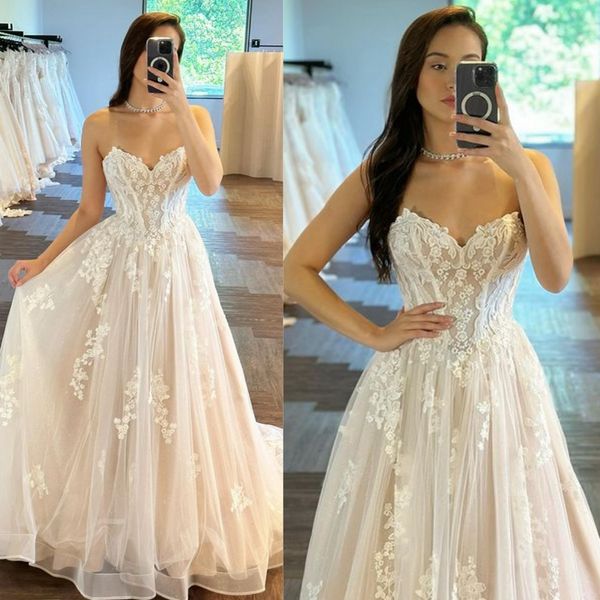 2023 Último vestido de casamento para noiva sem mangas decote em coração apliques de renda frisada em camadas de tule vestidos de casamento para casamento para mulheres negras da Nigéria NW024