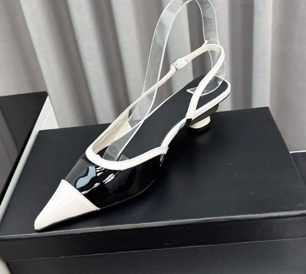 Slingback da donna Scarpe eleganti Sandali a punta Classic Co Pelle verniciata Tacchi bassi Ciabatte Fibbia regolabile Scarpe da sposa Trama trapuntata