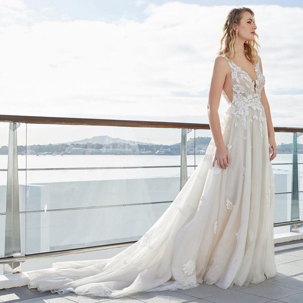 Abito da sposa Boho Beach per la sposa Scollo a V Fiori 3D Tulle a strati Abiti sexy con schiena scoperta e uccelli Appliqued in pizzo per il matrimonio per le donne nere della Nigeria NW044