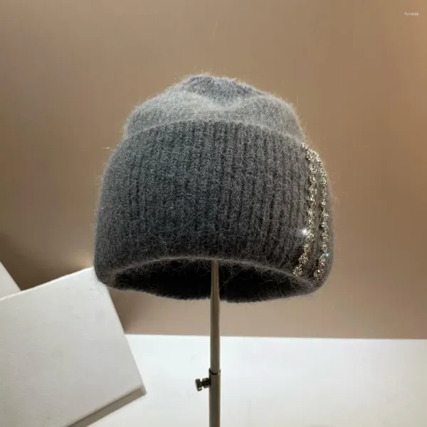 Beralar Leydi Kış Kapağı Şık Kadın Şapkası Örme Rhinestone Dekoru Dış Mekan Aktiviteleri İçin Sıcak Rüzgar Geçirmez Dome Beanie Bayanlar