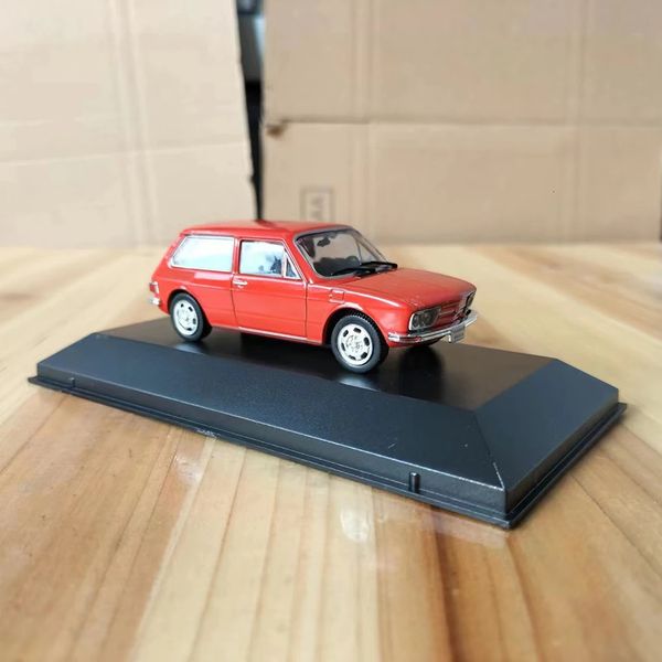 Druckguss, Maßstab 1:43, Volkswagen Brasilia 1975, klassische Legierung, statisches Automodell, Fan-Kollektion, Heimdekoration, Metallornamente 240115