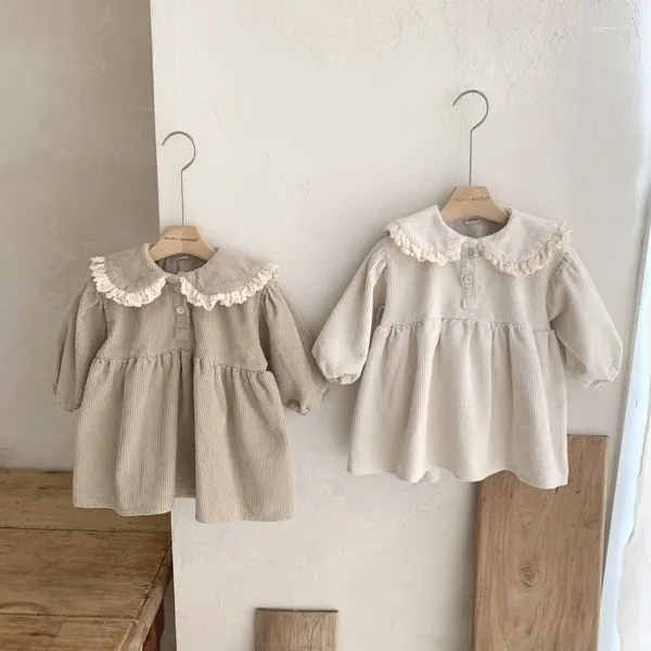 Abiti per ragazza Abbigliamento per bambini 2024 Abito semplice dolce alla moda per ragazze in stile coreano, colletto casual in pizzo per bambole