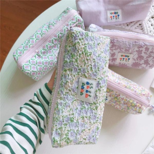 Borse per cosmetici Borsa per trucchi viola dolci fiori freschi Astuccio per studenti carino Organizzatore di bellezza in tela per donna di moda