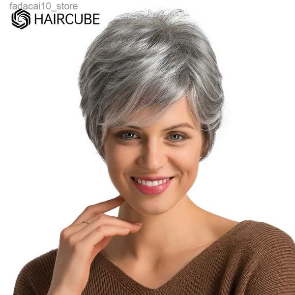 Parrucche sintetiche HAIRCUBE Parrucca di capelli corti grigi con frangia Parrucche di frassino argento per donne Parrucche sintetiche miste con capelli umani ad alta temperatura Q240115