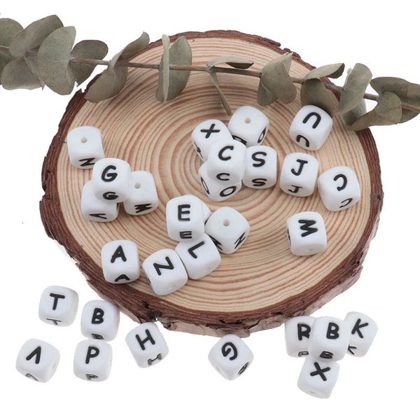 100 Stück englische Wette Buchstabe 12 mm Silikon-Würfel-Beißring-Perlen, Bpa-frei, ABC-Baby-Zahnen-Schmuck, Lehr- und Pflegespielzeug 240115